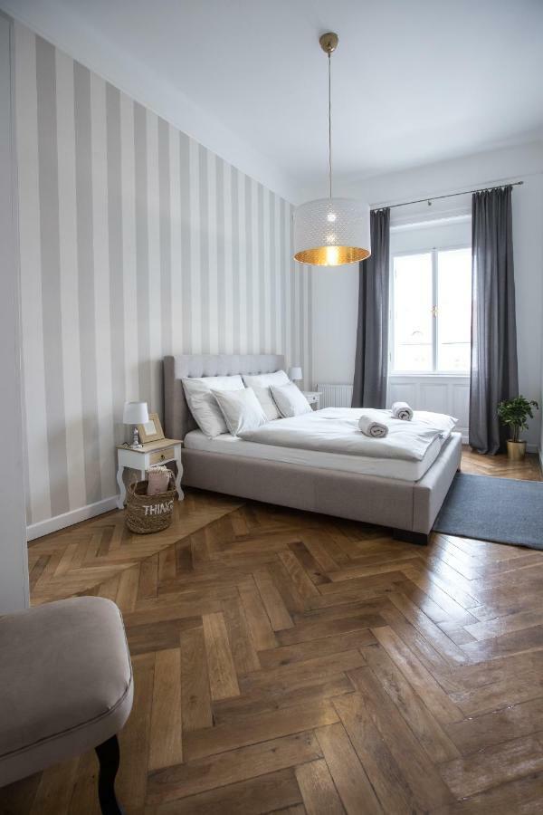 El Gusto Homes Town 索普隆 外观 照片