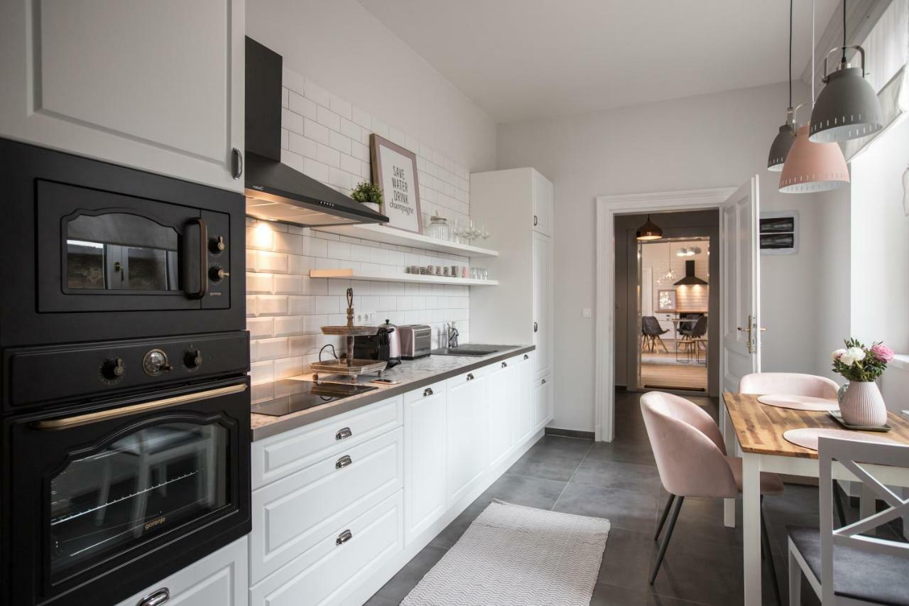 El Gusto Homes Town 索普隆 外观 照片