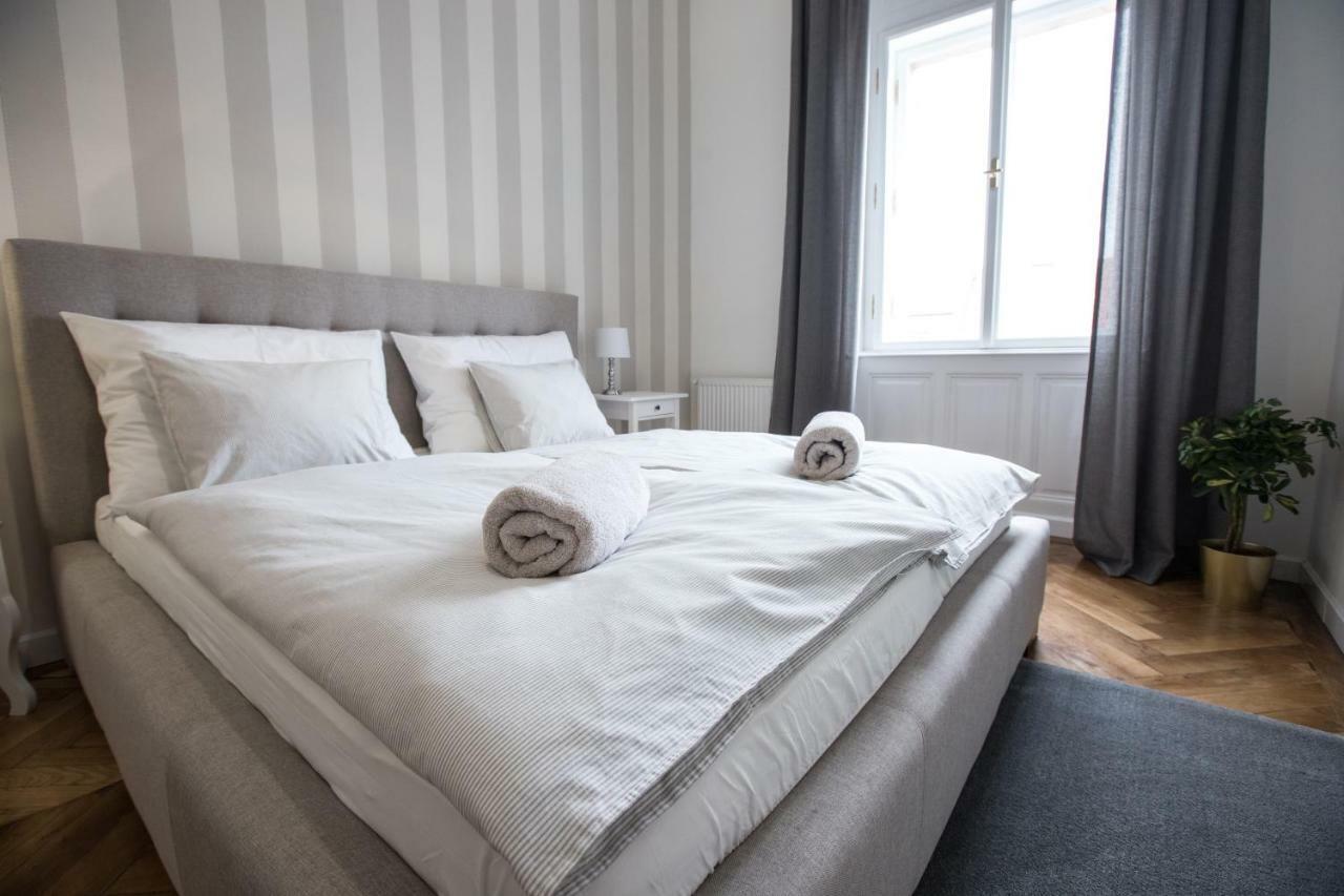 El Gusto Homes Town 索普隆 外观 照片